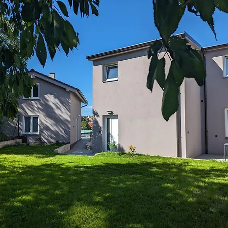 U Lazara 쿤타호라