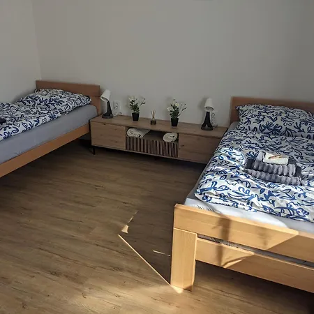 U Lazara 아파트 쿤타호라