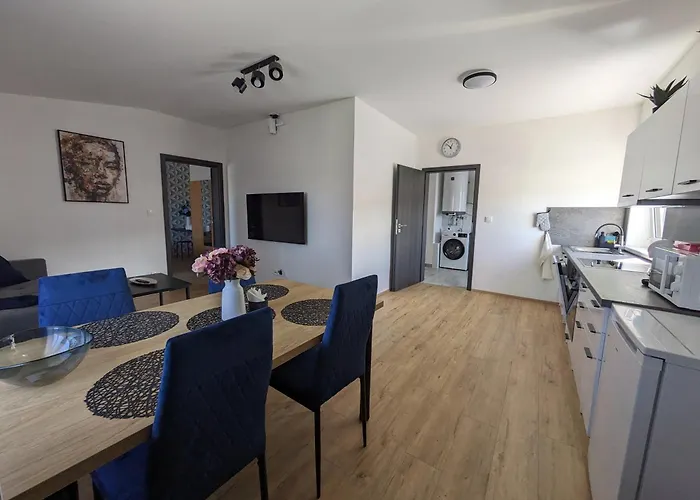 U Lazara קונטה הורה